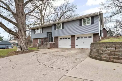 126 Sherwood Dr, Geneseo, IL 61254