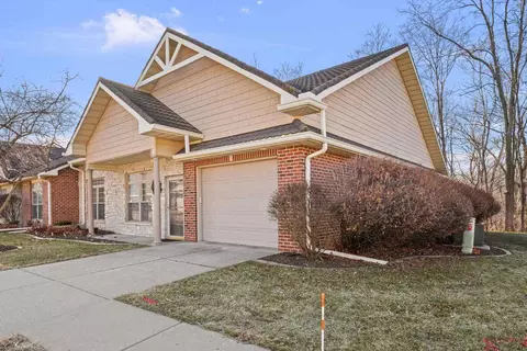 1005 2nd St Ct, Moline, IL 61265
