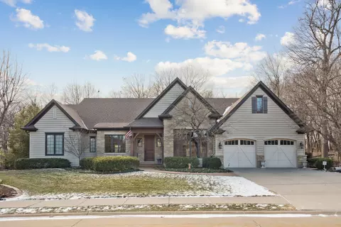 26 Chippiannock Pl, Rock Island, IL 61201