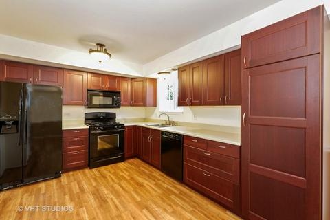 32 Pine Cir, Cary, IL 60013 photo 3