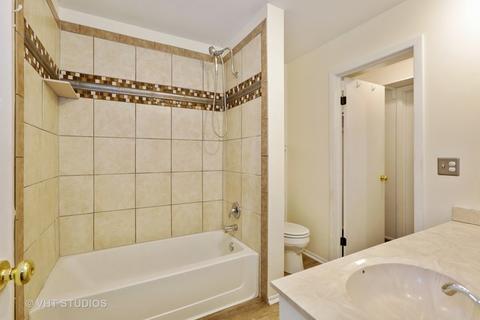 32 Pine Cir, Cary, IL 60013 photo 8