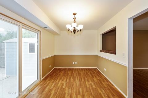 32 Pine Cir, Cary, IL 60013 photo 6