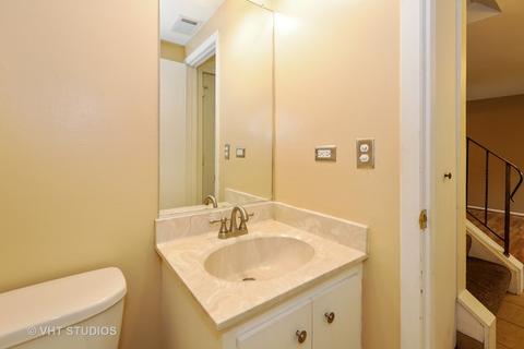 32 Pine Cir, Cary, IL 60013 photo 12
