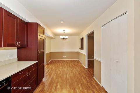 32 Pine Cir, Cary, IL 60013 photo 4
