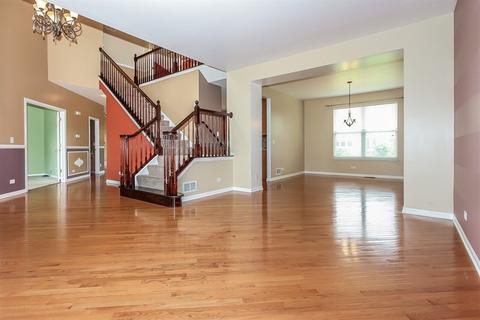 653 Biltmore Dr, Bartlett, IL 60103 photo 4
