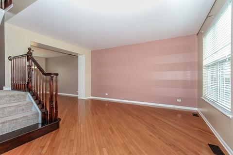 653 Biltmore Dr, Bartlett, IL 60103 photo 5