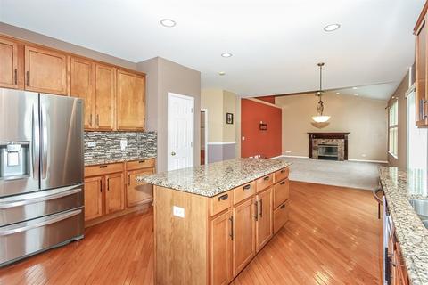 653 Biltmore Dr, Bartlett, IL 60103 photo 9