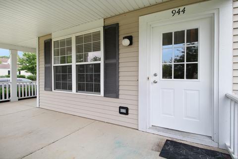 944 Symphony Dr, Aurora, IL 60504 photo 3