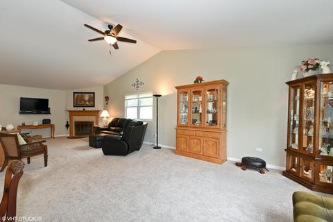 800 Hackberry Ln, Algonquin, IL 60102 photo 3
