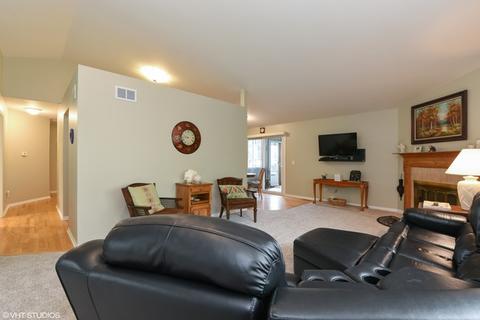 800 Hackberry Ln, Algonquin, IL 60102 photo 2