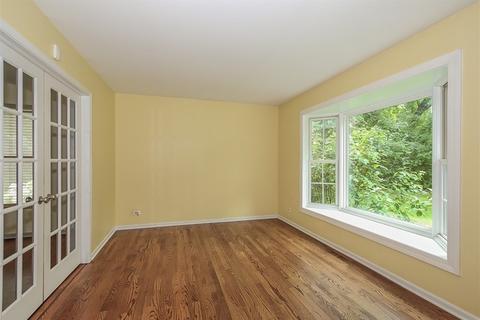 5704 Whiting Dr, Mchenry, IL 60050 photo 9