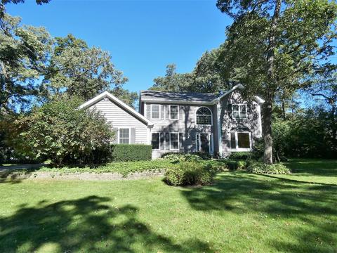 5704 Whiting Dr, Mchenry, IL 60050 photo 2