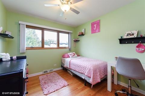 2140 Plainfield Dr, Des Plaines, IL 60018 photo 12