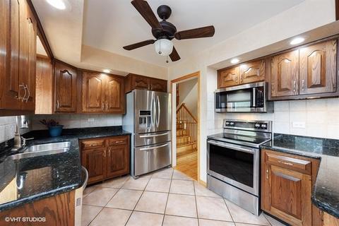 2140 Plainfield Dr, Des Plaines, IL 60018 photo 5