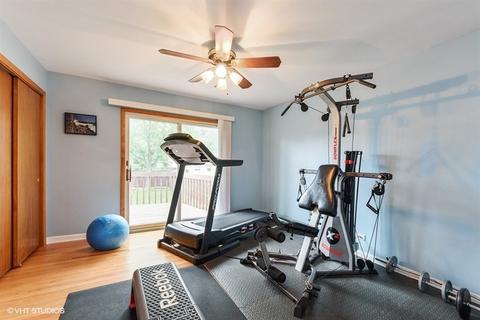 2140 Plainfield Dr, Des Plaines, IL 60018 photo 10