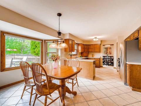 3880 Charlemagne Dr, Hoffman Estates, IL 60192 photo 6