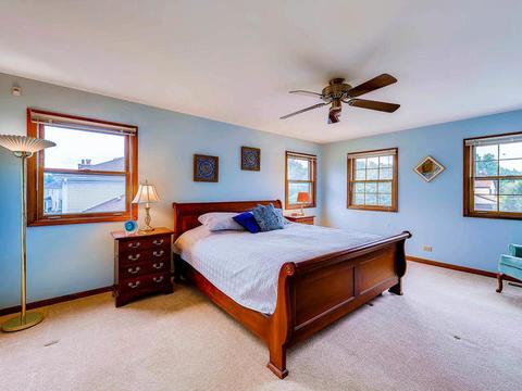 3880 Charlemagne Dr, Hoffman Estates, IL 60192 photo 14