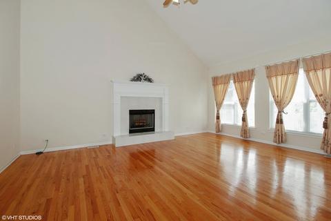 1070 E 4th St, Aurora, IL 60502 photo 3