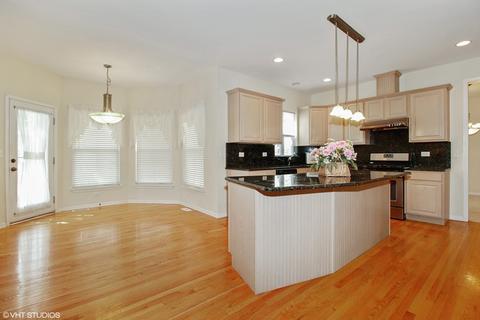 1070 E 4th St, Aurora, IL 60502 photo 5