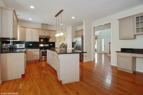 1070 E 4th St, Aurora, IL 60502 photo 4
