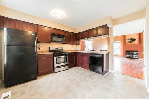 1689 Pebble Beach Cir, Elgin, IL 60123 photo 5