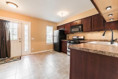 1689 Pebble Beach Cir, Elgin, IL 60123 photo 7