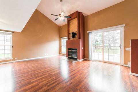 1689 Pebble Beach Cir, Elgin, IL 60123 photo 13