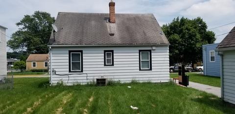 705 Gates St, Aurora, IL 60505 photo 2