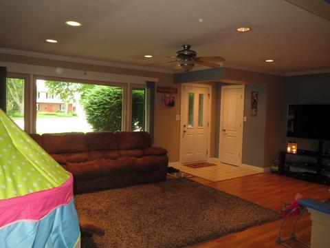 610 E Bevan Dr, Joliet, IL 60435 photo 3