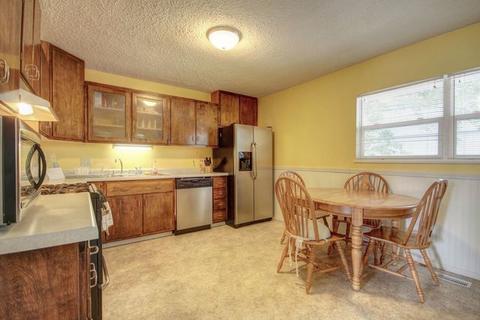 1111 Maplepark Dr, Champaign, IL 61821 photo 5