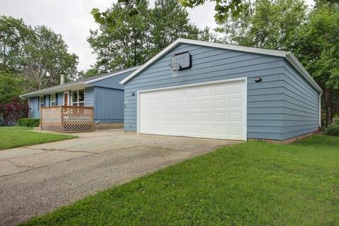 1111 Maplepark Dr, Champaign, IL 61821 photo 2