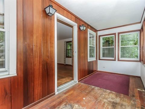 17 Lovell St, Elgin, IL 60120 photo 2