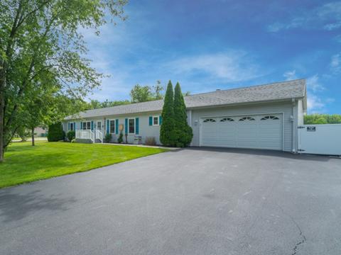 180 N Maple St, Braidwood, IL 60408 photo 3