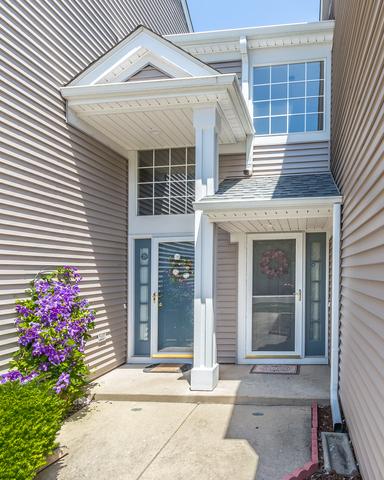 1328 Summersweet Ln, Bartlett, IL 60103 photo 3