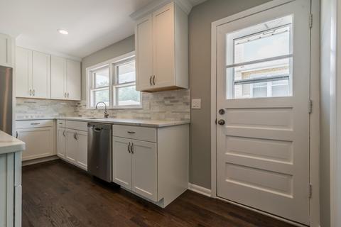 5954 W Maple Ave, Berkeley, IL 60163 photo 3
