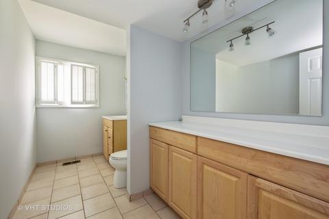 1545 Dennison Rd, Hoffman Estates, IL 60169 photo 11