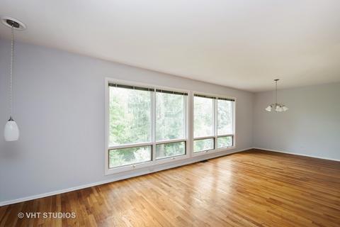 1545 Dennison Rd, Hoffman Estates, IL 60169 photo 2