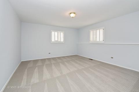 1545 Dennison Rd, Hoffman Estates, IL 60169 photo 10
