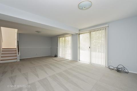 1545 Dennison Rd, Hoffman Estates, IL 60169 photo 12
