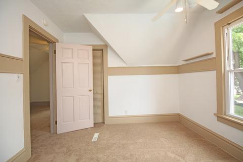 364 Algona Ave, Elgin, IL 60120 photo 17