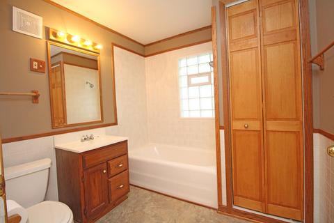 364 Algona Ave, Elgin, IL 60120 photo 12