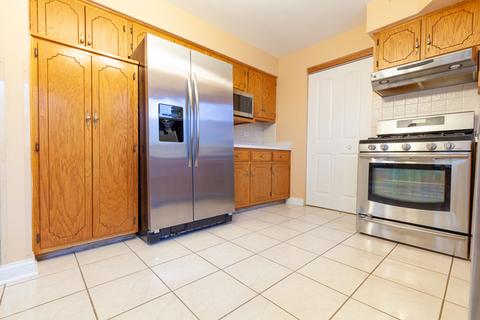 9331 Thomas Ave, Bridgeview, IL 60455 photo 10