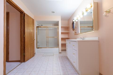 9331 Thomas Ave, Bridgeview, IL 60455 photo 17