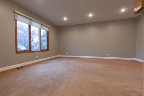 9331 Thomas Ave, Bridgeview, IL 60455 photo 4