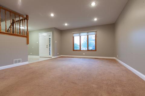 9331 Thomas Ave, Bridgeview, IL 60455 photo 6