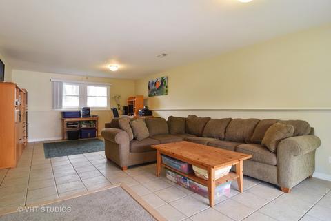 103 E Mcclellan St, Bartlett, IL 60103 photo 5