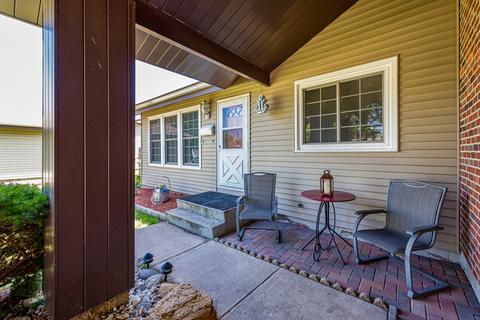 1291 Foxcroft Dr, Aurora, IL 60506 photo 3