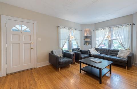 1048 Garner Ave, Wheaton, IL 60187 photo 3