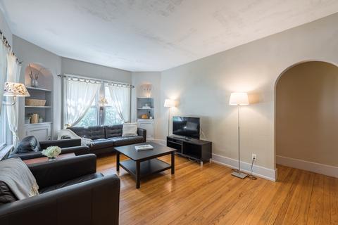 1048 Garner Ave, Wheaton, IL 60187 photo 4