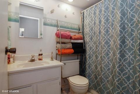 101 Gregory St #12, Aurora, IL 60504 photo 9